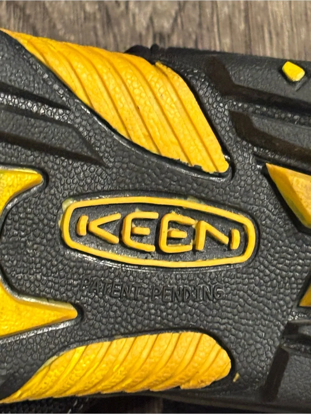 Keen black yellow